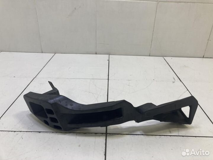 Кронштейн заднего бампера левый Porsche Cayenne 95