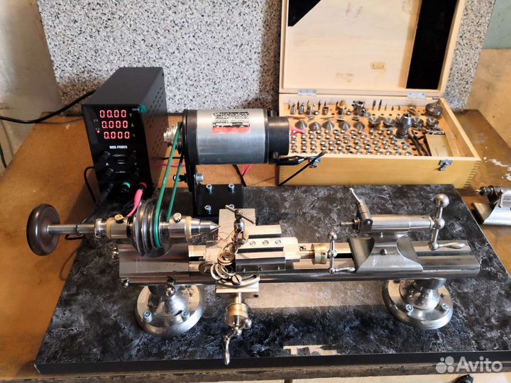 Часовой токарный станок Lorh WW