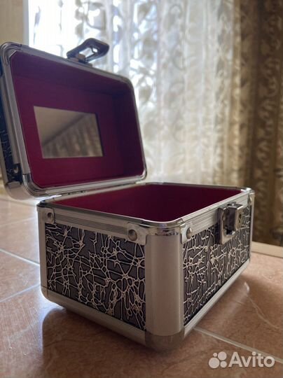 Шкатулка сундучок