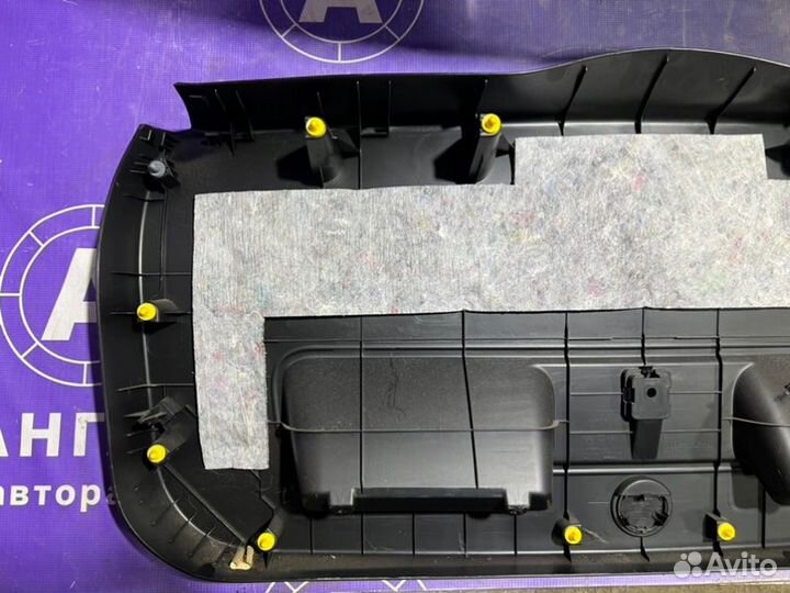 Обшивка двери багажника задняя Kia Ceed ED D4FB