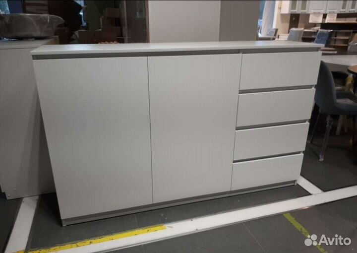 Комод белый 1600