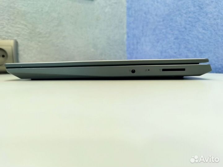 Lenovo IdeaPad 3 14ITL05