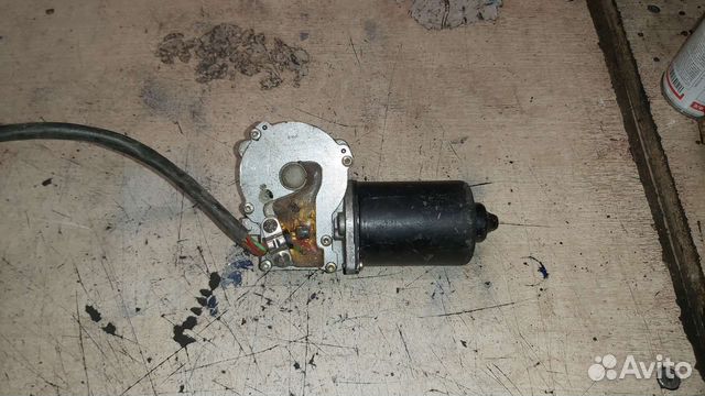 Моторчик стеклоочистителя передний Mercedes W203