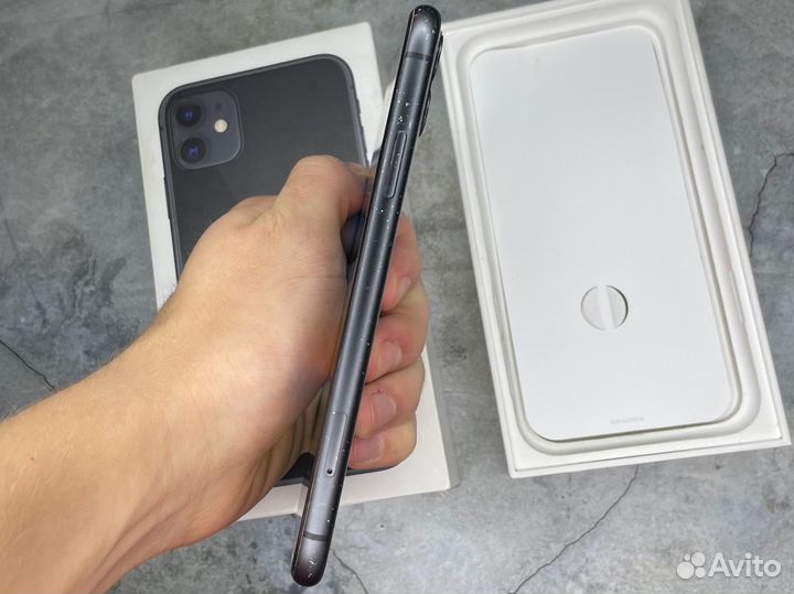 iPhone 11, 64 ГБ