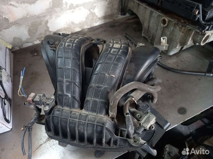 Впускной колектор митсубиси 4б11, 4б12