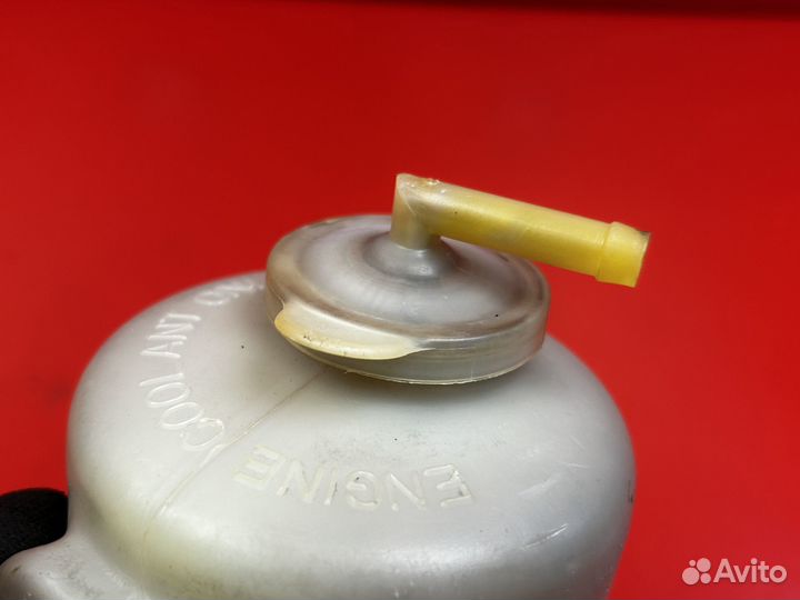 Расширительный бачок Isuzu Trooper 1 1983-1991