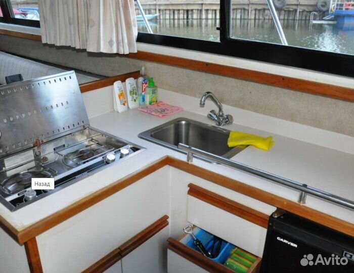 Моторная яхта Carver 28