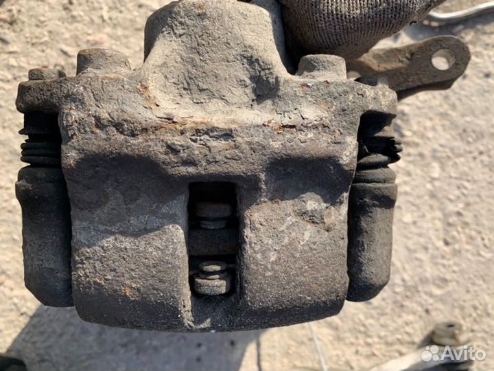 Кулак поворотный Renault Clio 2/Lutecia2 седан