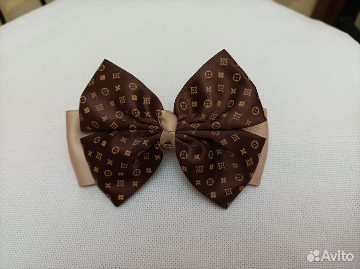 Заколка для волос LV