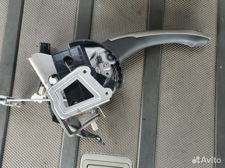 Ручник c Toyota Auris NZE151H 1NZ-FE