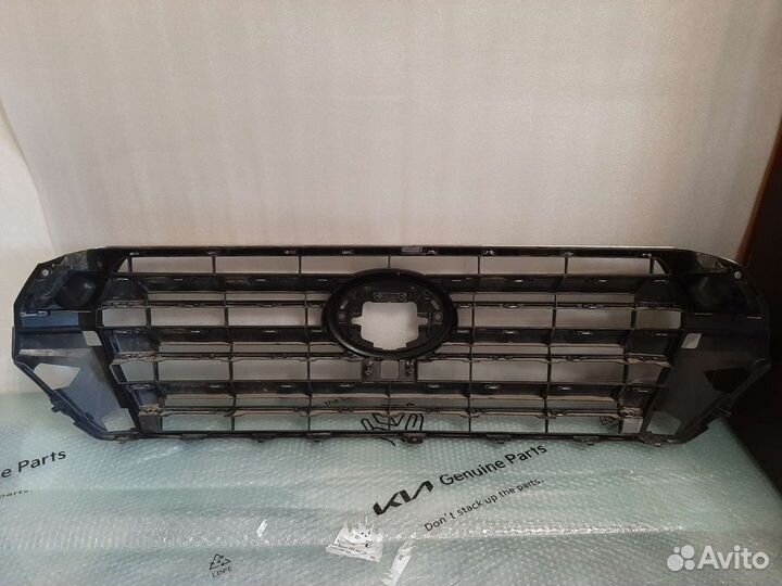 Решётка радиатора Toyota Land Cruiser 200 Оригинал