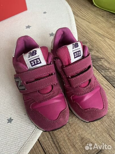 NEW balance кроссовки на девочку 28