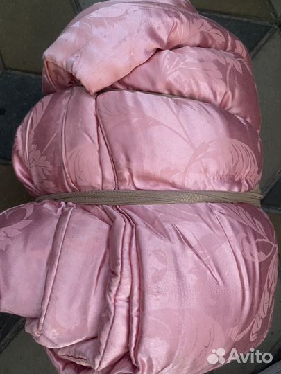 Одеяла пуховые 3 шт б/у