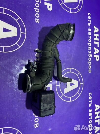 Патрубок воздушного фильтра Toyota Avensis Т25