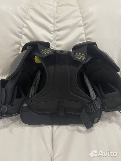 Вратарский нагрудник