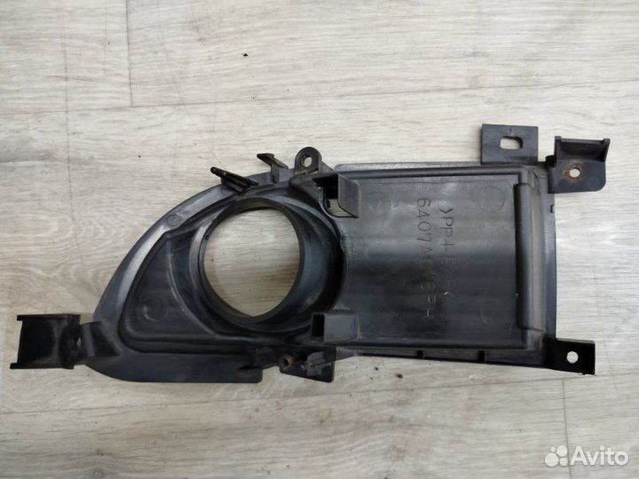 Фара противотуманная передняя Mitsubishi Lancer 9