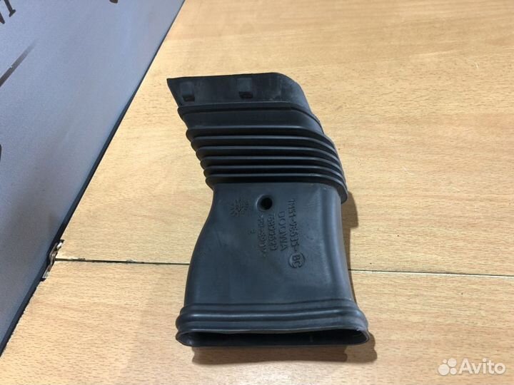 Патрубок воздушного фильтра Форд Фокус 2