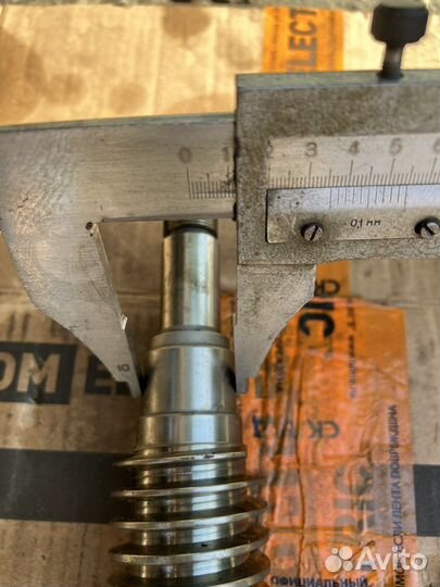 Вал червячный L384мм червяк ф56х60мм