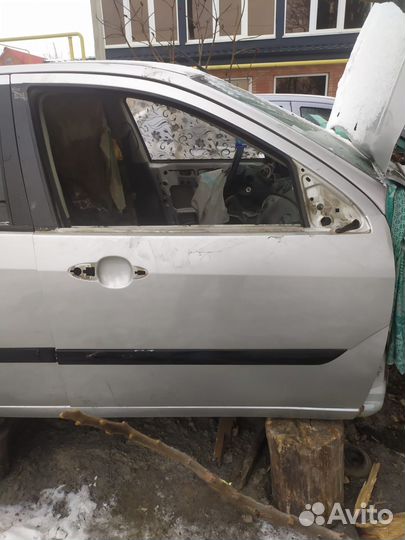 Дверь передняя правая Ford Focus 1