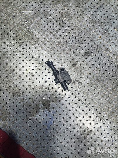 Клапан отсечки топлива Mercedes-Benz E-Класс