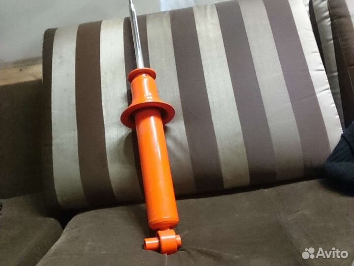 Задний амортизатор KYB для BMW 735 series до1992г