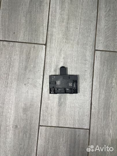 Блок управления двери Шкода Октавия А7