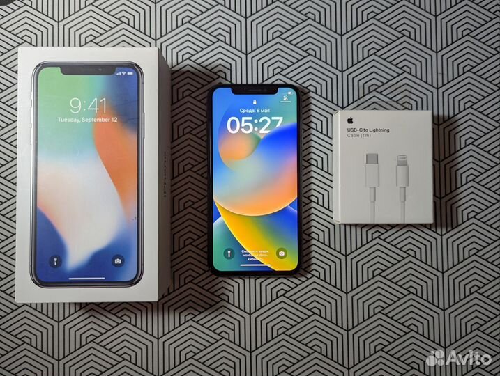 iPhone X, 64 ГБ