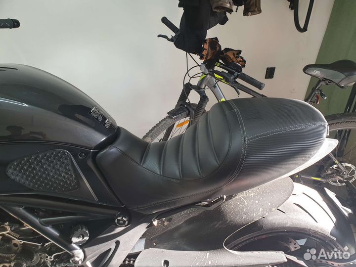 Сиденье Ducati Diavel 1200