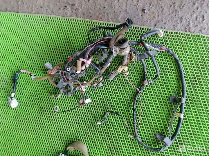 Проводка салона потолка на Lexus RX 2003-2009