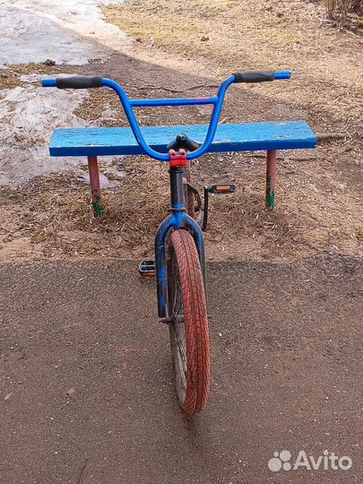 Трюковой велосипед bmx в хорошем состоянии