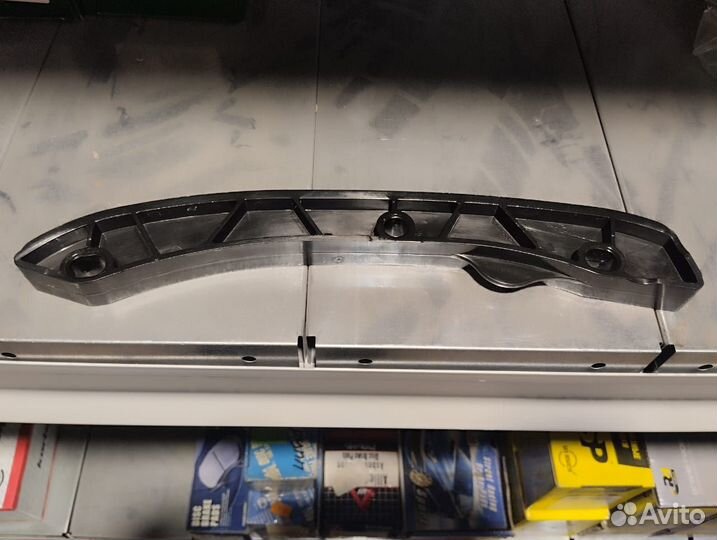 Успокоитель цепи правый грм Land Rover LR051011