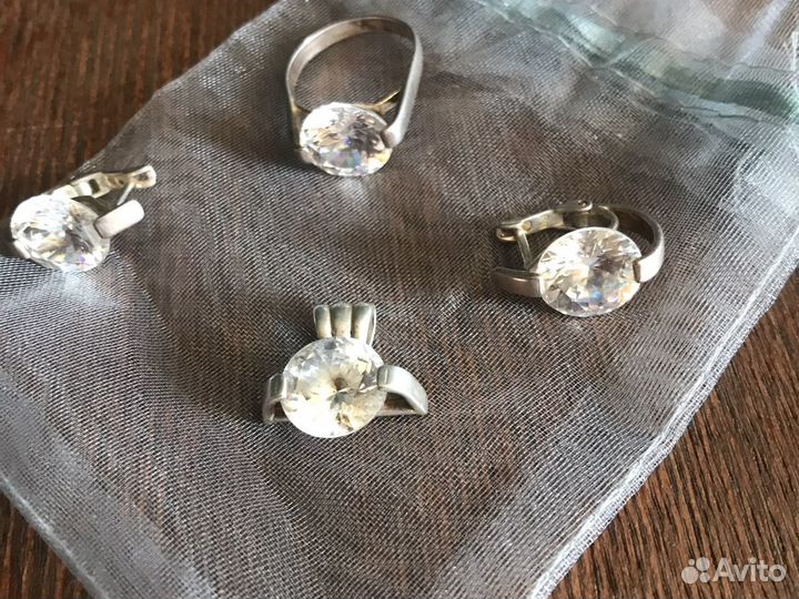 Комплект из серебра