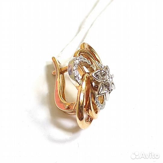 Золотые серьги с бриллиантом