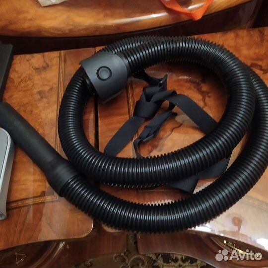 Шланг от пылесоса вертикальной Bosch