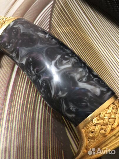 Украшенный нож