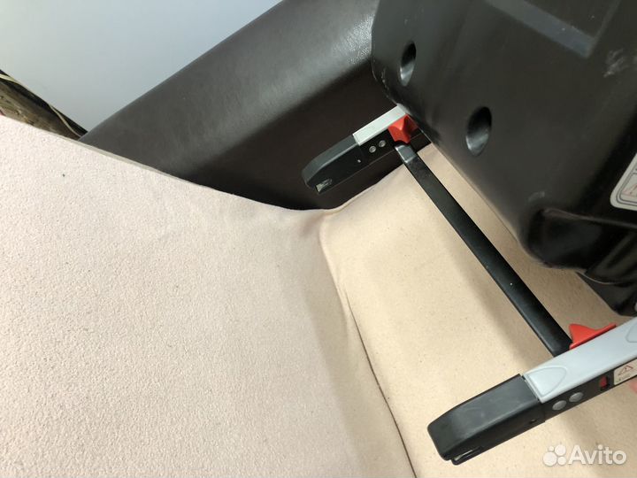 Детское кресло в машинуй