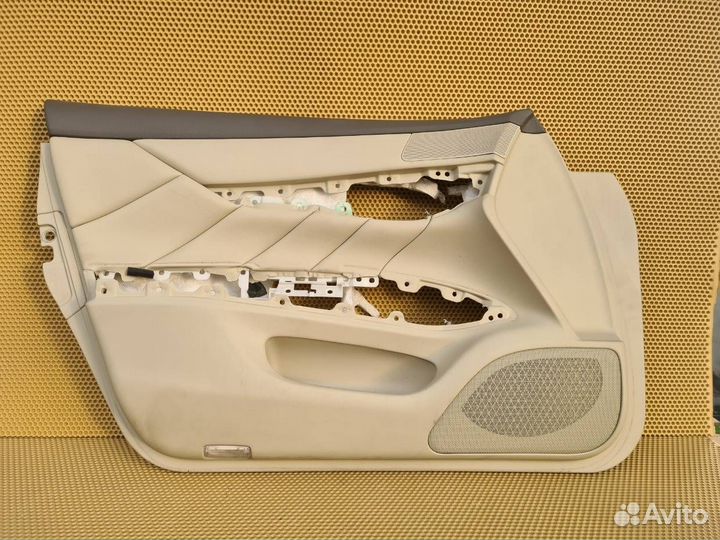 Обшивка двери передняя левая Infiniti M25 M37 Q70