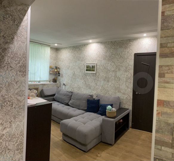 2-к. квартира, 42 м², 1/4 эт.