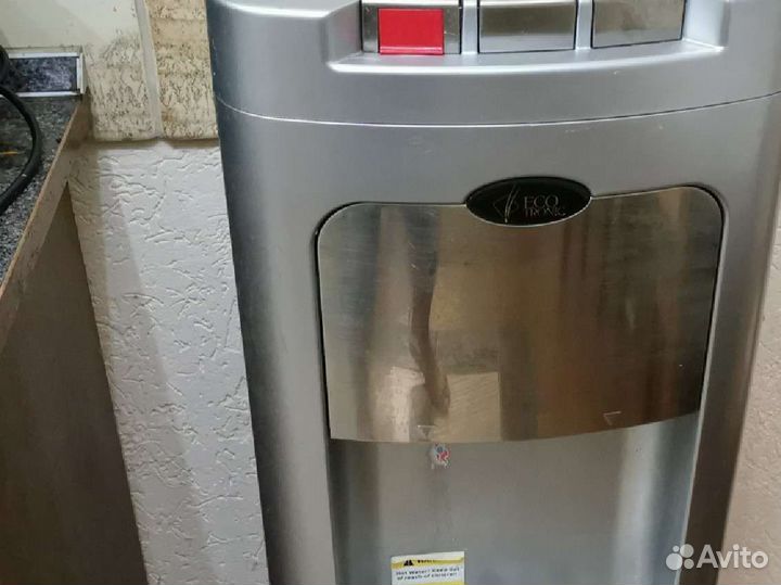 Кулер для воды напольный