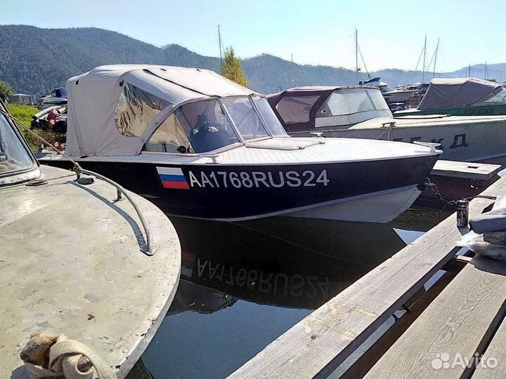 Продам лодку с местом