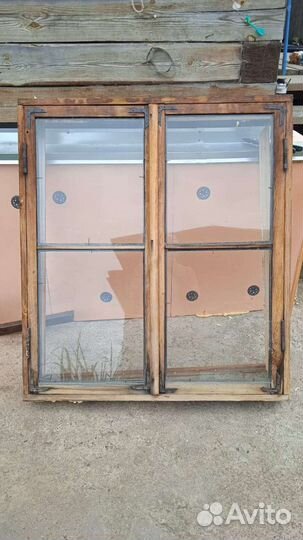 Деревянная оконная рама