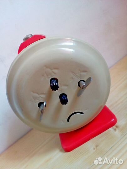 Советский будильник Янтарь