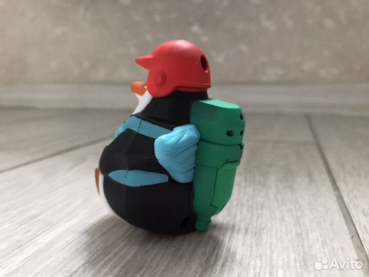 Игрушка из Макдональдс Пингвин