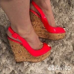 Босоножки на танкетке Christian louboutin