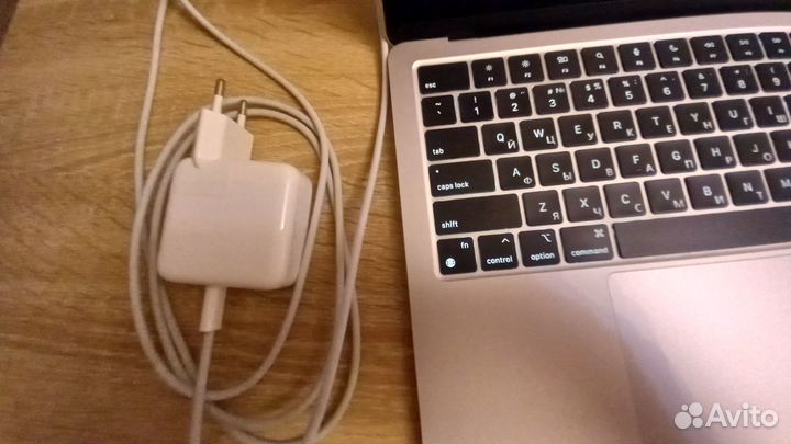 Apple MacBook air 13 2022 m2 256 8gb