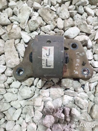 Опора двигателя Mitsubishi Lancer 9 Лансер