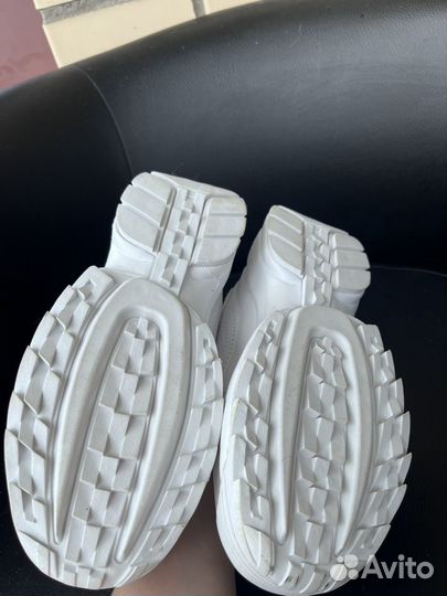Кроссовки женские