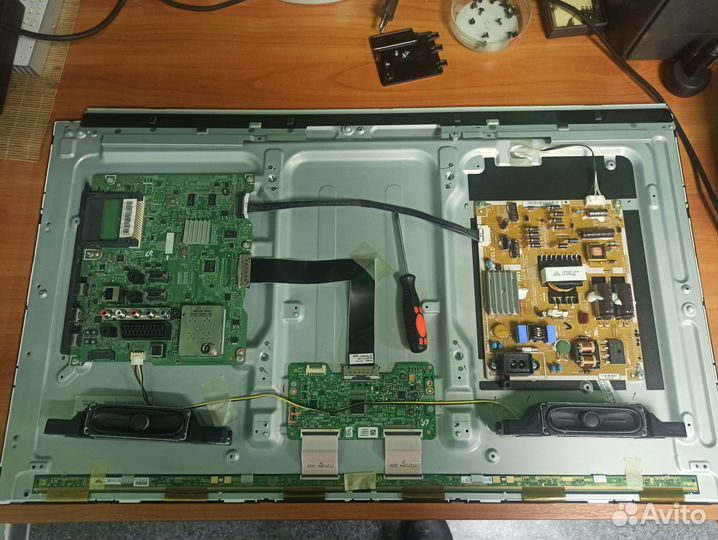 Samsung UE32ES5507V в разбор