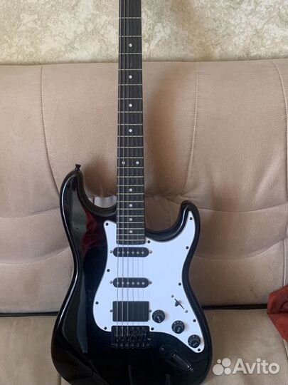 Продам электрогитару Rockdale