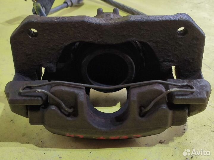 Суппорт передний левый Ситроен C5 X7 1,6л 4400V3